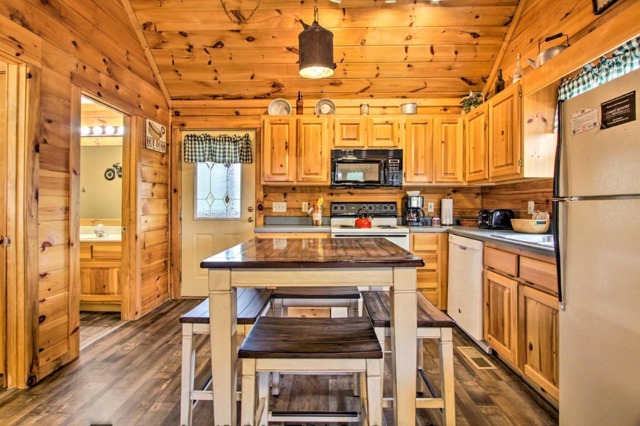 Pigeon Forge Cabin With Hot Tub And Mountain Views! Luaran gambar