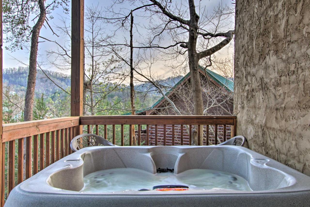 Pigeon Forge Cabin With Hot Tub And Mountain Views! Luaran gambar