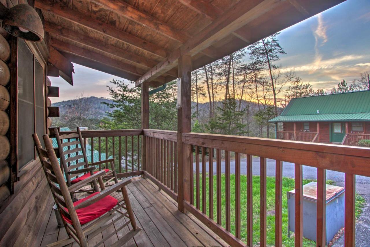 Pigeon Forge Cabin With Hot Tub And Mountain Views! Luaran gambar